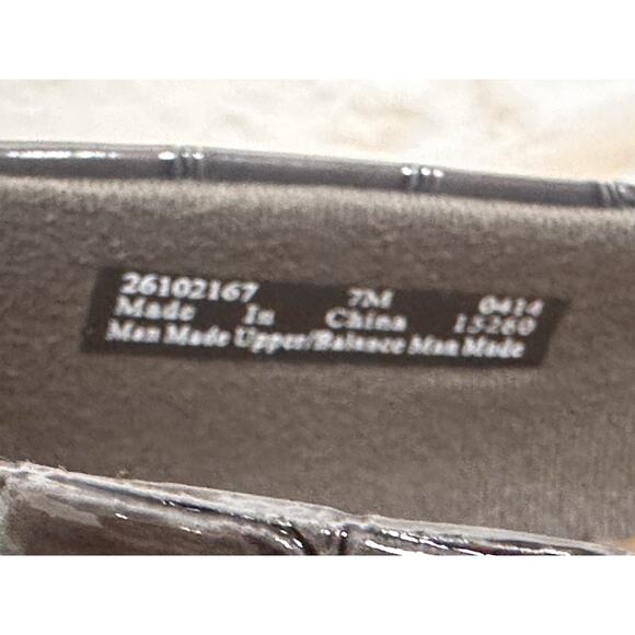 Clarks Brown Faux Croc Patent Leather Slip on Loafers Shoes Womens 7M - Picture 6 of 16